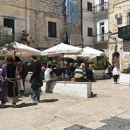 Piazzetta Degli Innamorati Bari Bagian luar foto